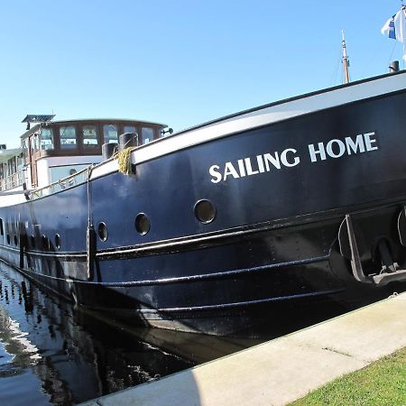 Botel Sailing Home Amsterdam Exterior photo