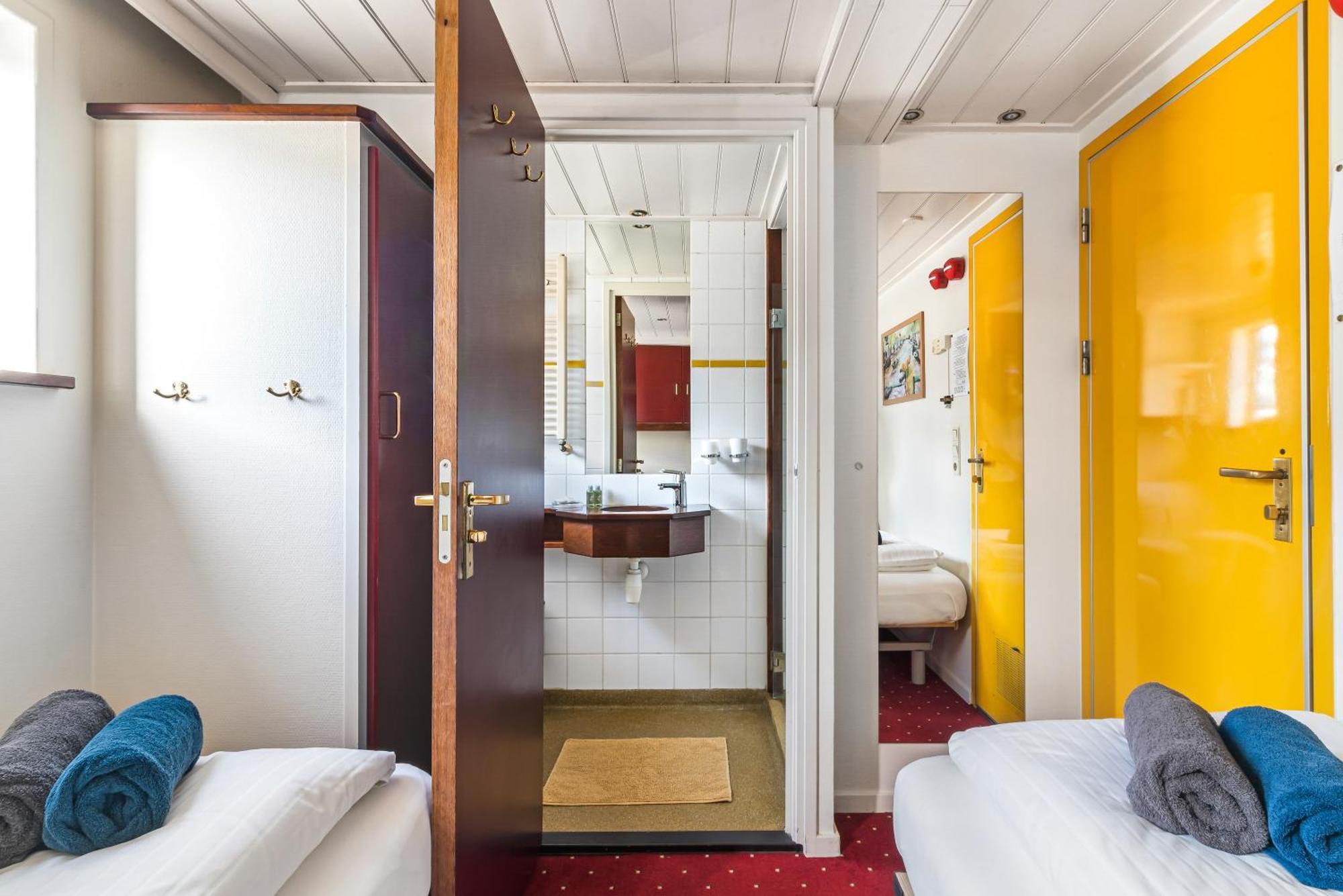 Botel Sailing Home Amsterdam Exterior photo