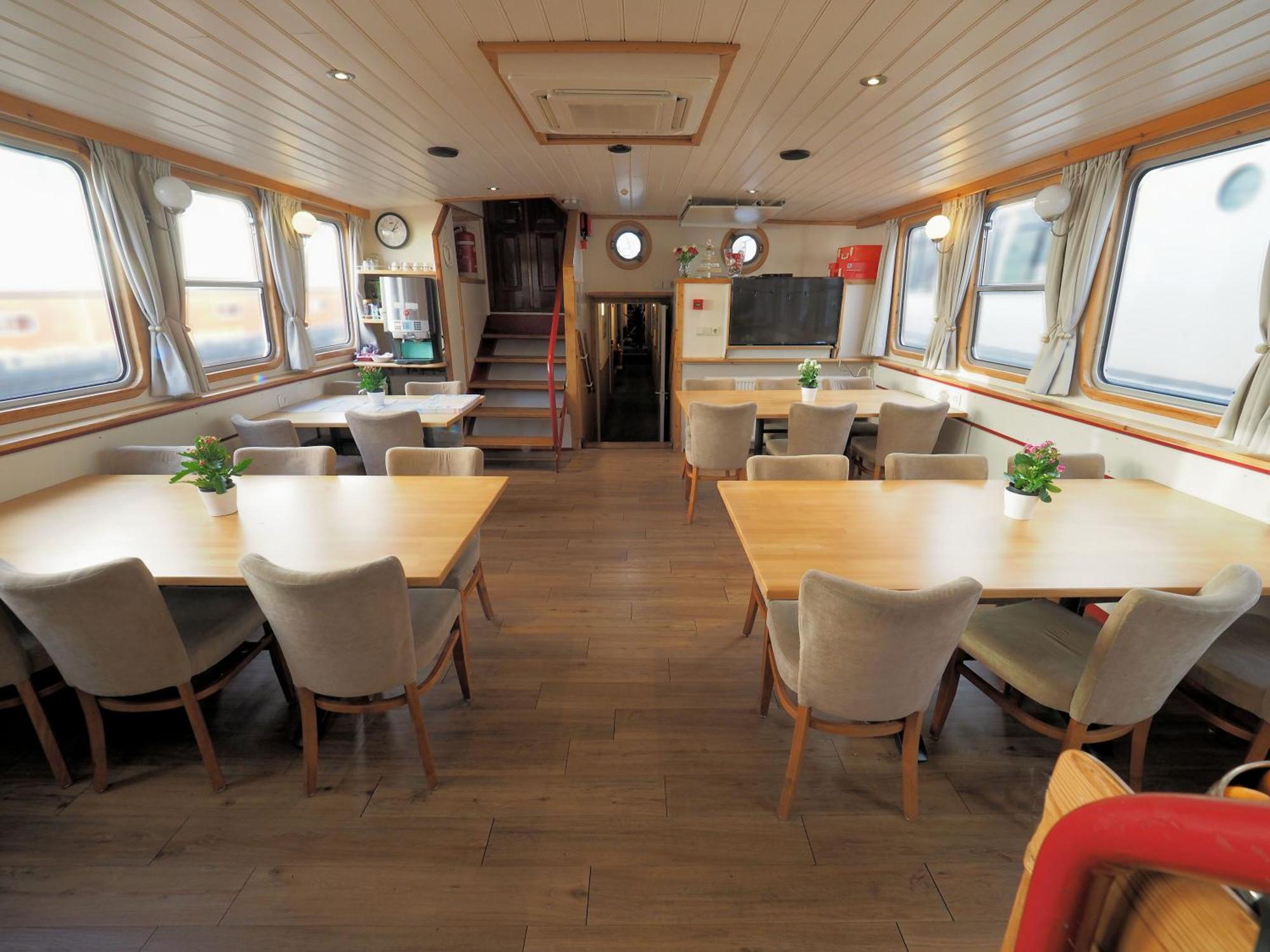 Botel Sailing Home Amsterdam Exterior photo